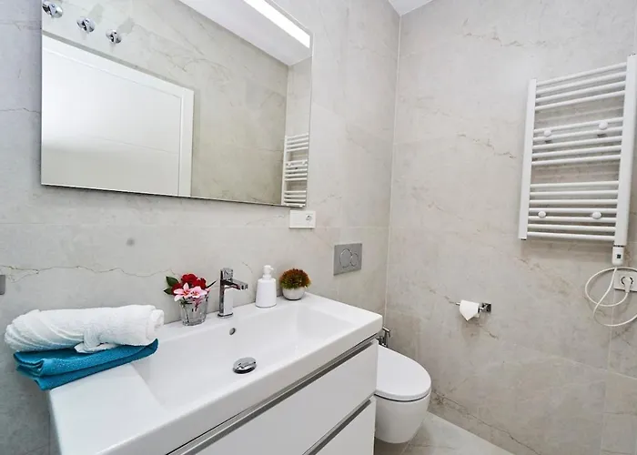 Casa Florence, Centrica En Daire Nerja