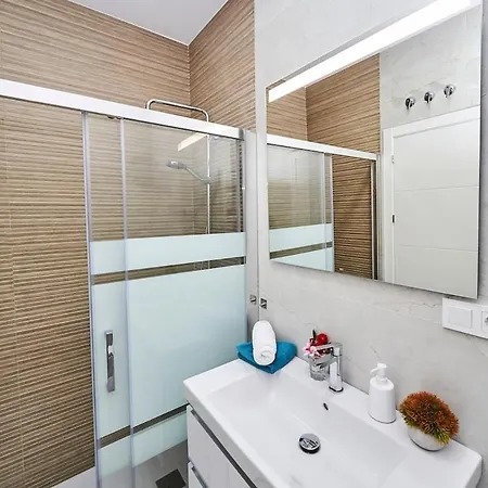 Casa Florence, Centrica En