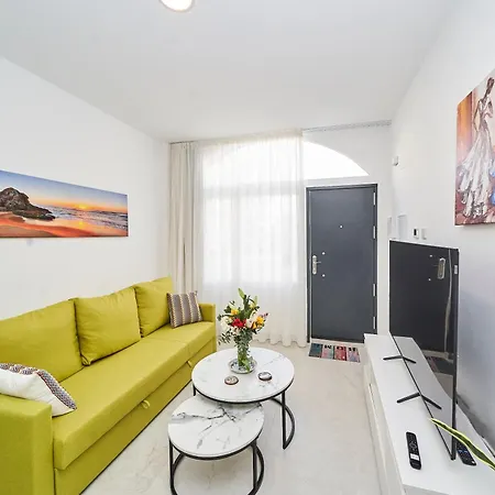 Casa Florence, Centrica En * 네르하